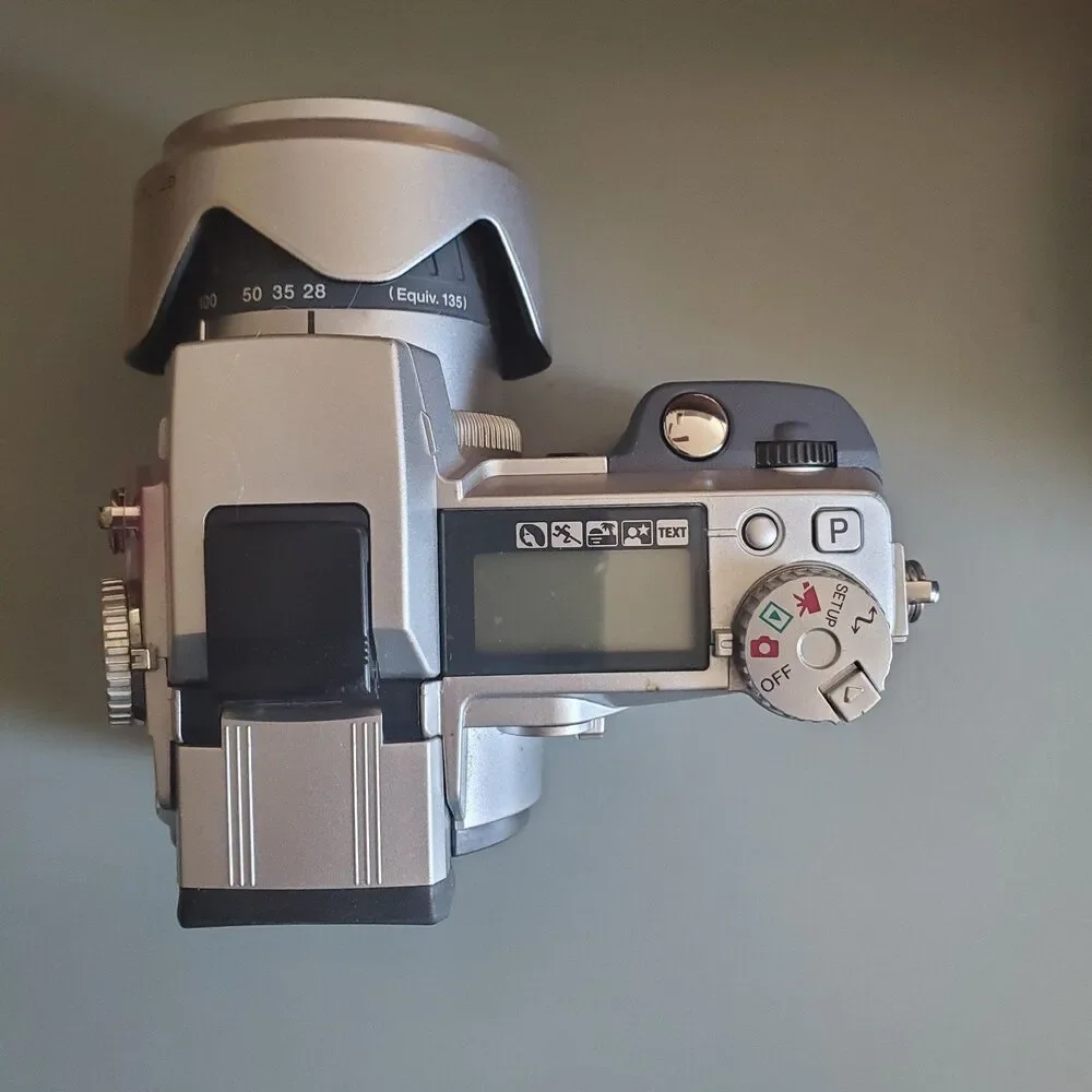 Minolta dimage 7 Camera for PARTS ONLY